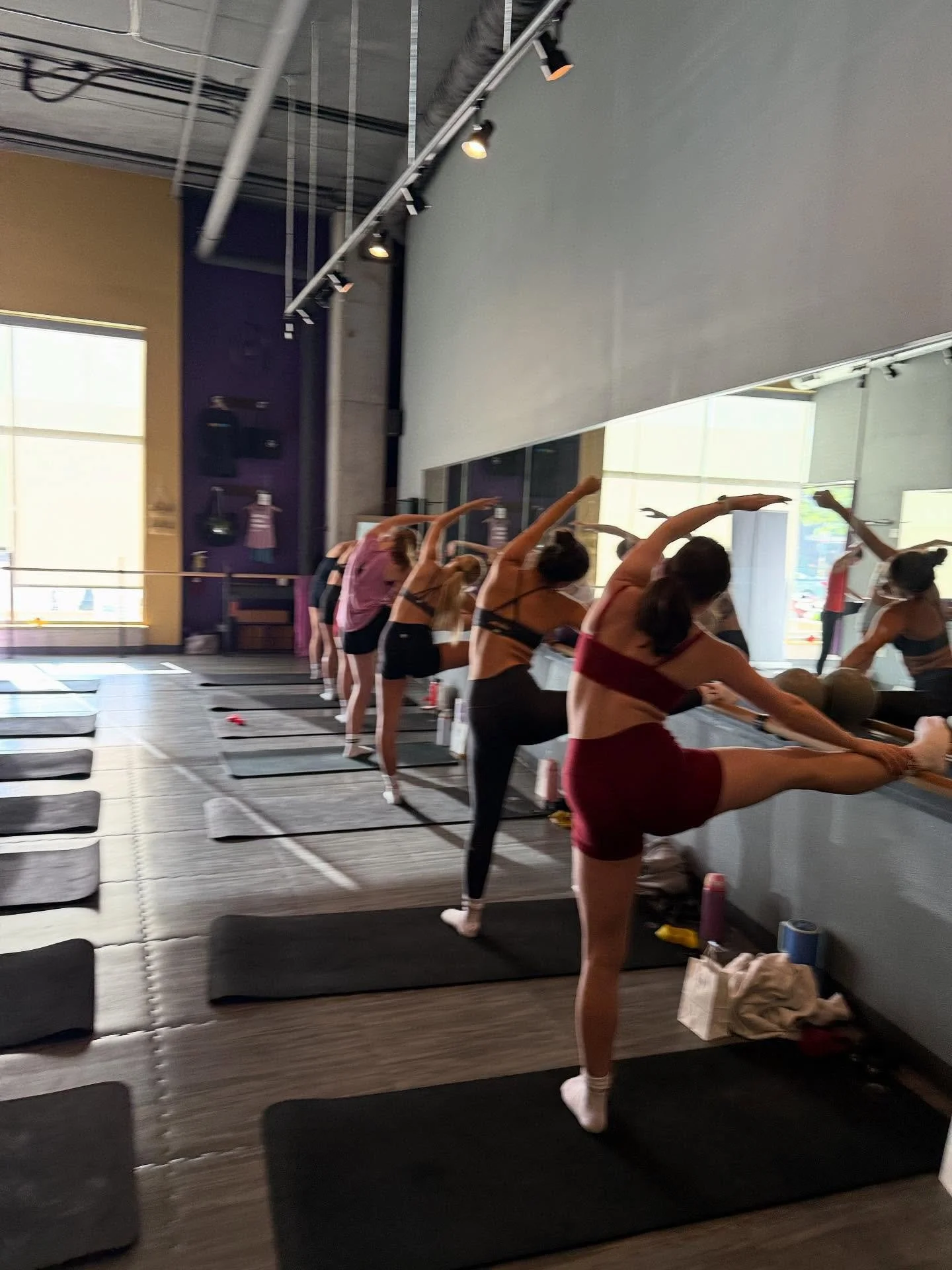 We had so much fun with this crew from @uwwellnesssociety ! Ya&rsquo;ll brought some great energy and the cutest grippy socks from @hubbassett 🍒🤩🔥

Thanks for starting off your semester with us. Can&rsquo;t wait to barre with you again!