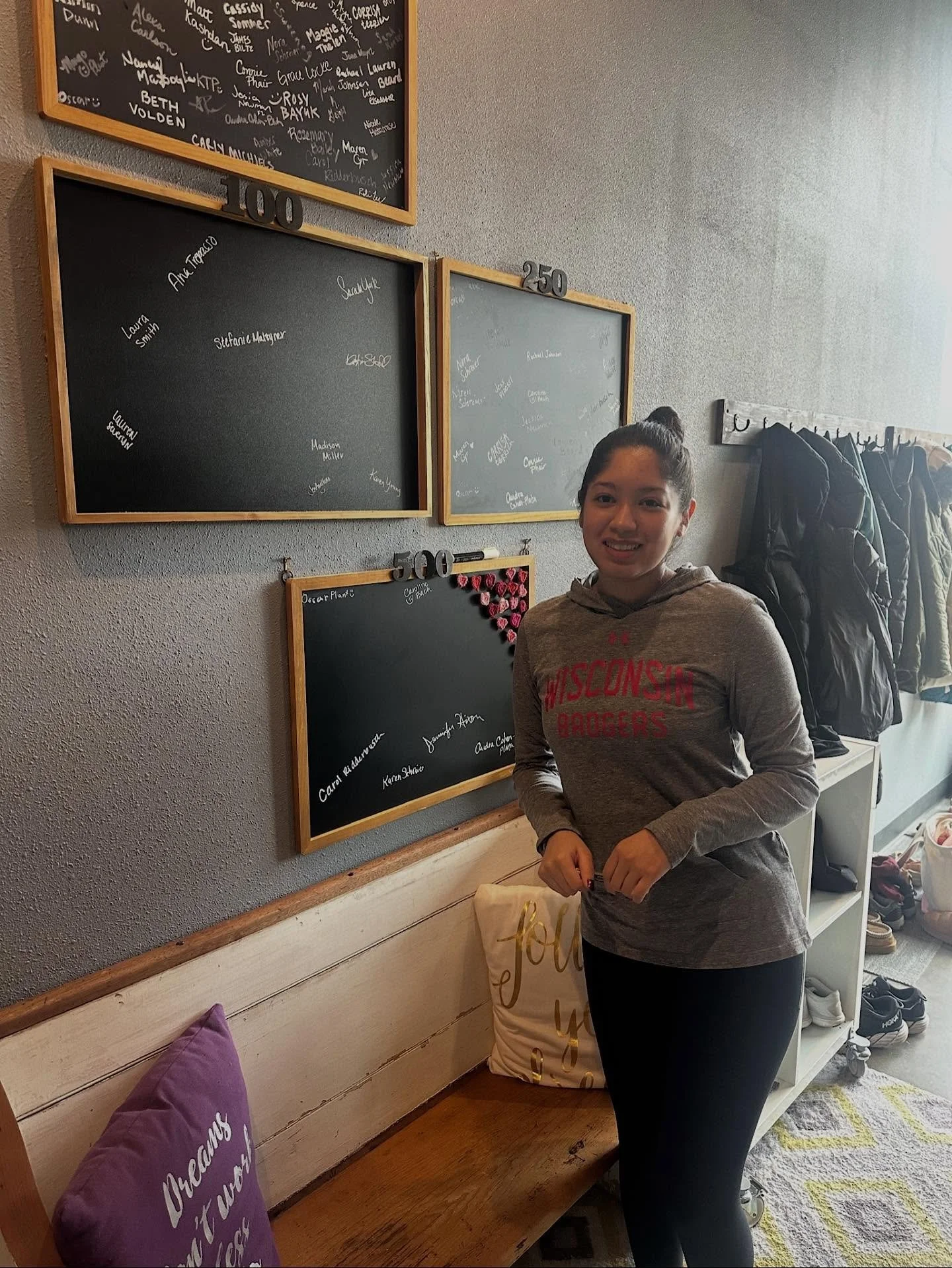 Shout out to Jennifer for reaching 100 barre classes yesterday!!! 🎉🎉🎉 

We absolutely love having you in class and are so proud of your commitment. Cheers to the next 100! ❤️