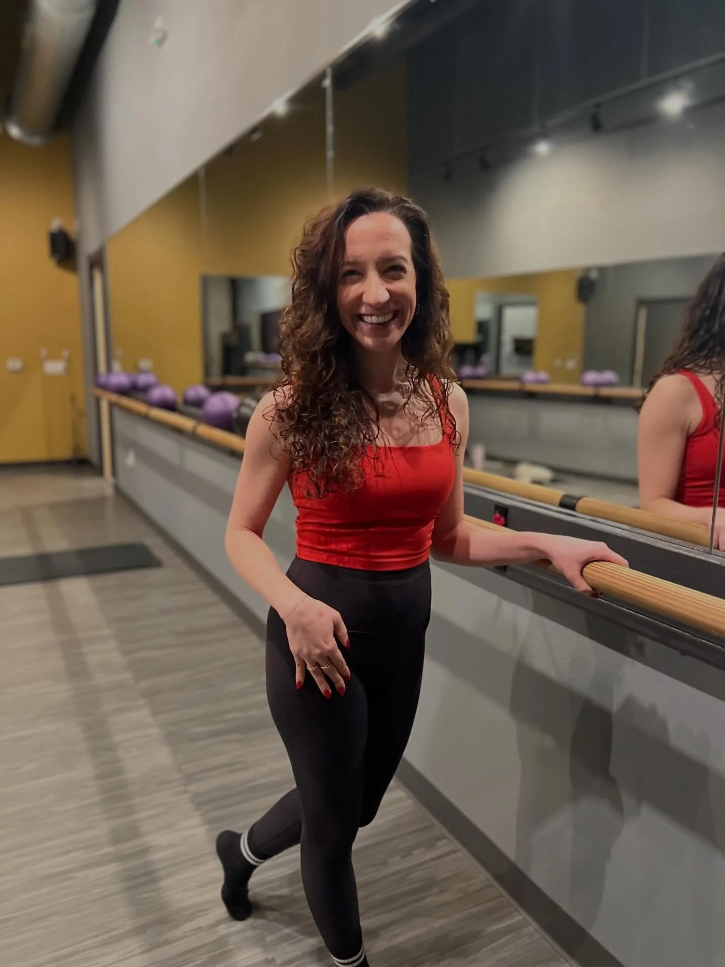 Celebrating @carolinembach on her special day today! Happy happy birthday! 🎉🎂🎁 Thanks for staying your day at the studio and spreading your positive energy around the studio!! So happy that you made the leap from member to join our barretender tea