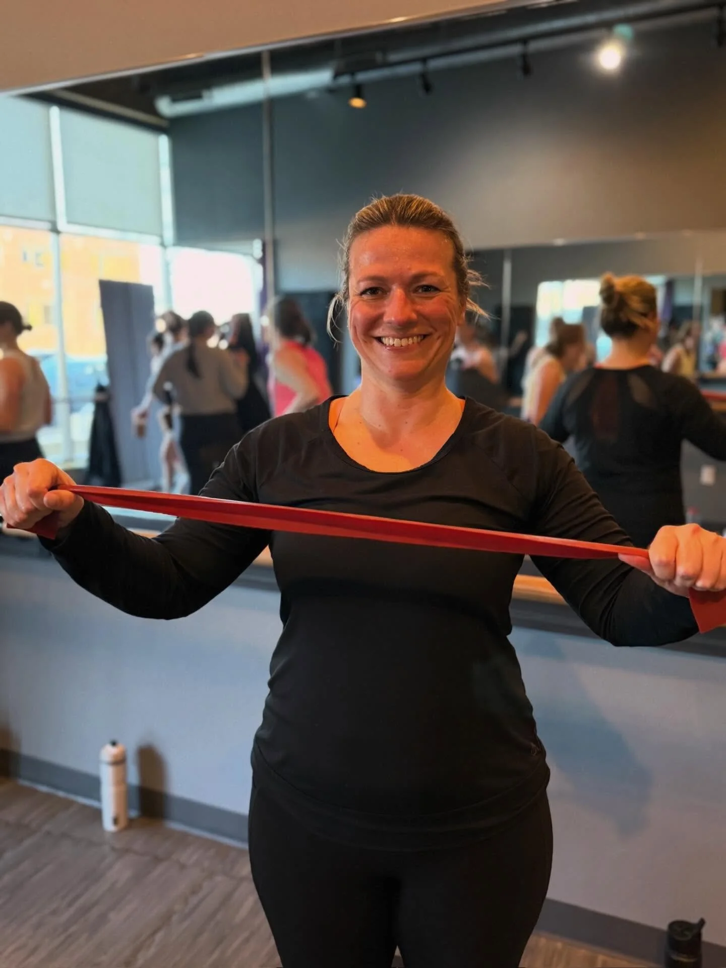 Breaking bands and taking names! Shout out to Carol for snapping her band in Barre Fight this week! 💪🔥💪🔥💪