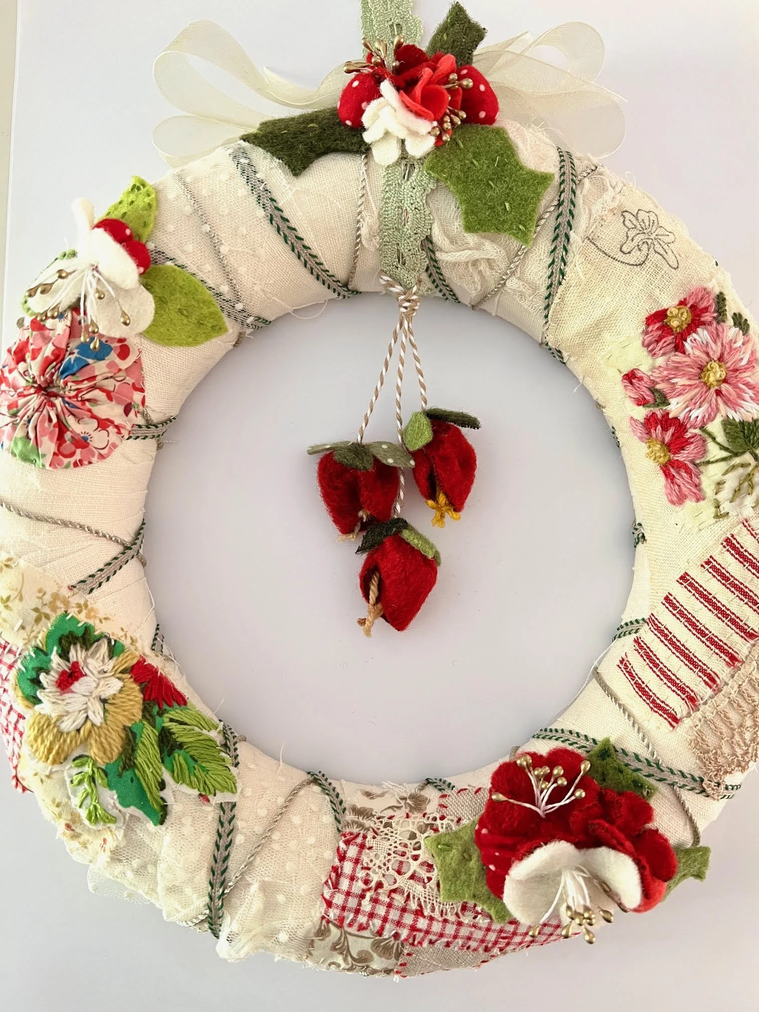 SOLD OUT - Slow Stitched Christmas Wreath with Roxy Creations December 15th 10 til 5pm