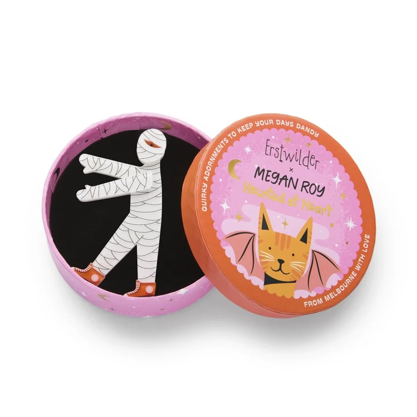 BHDG111 I Want my Mummy Brooch-3.JPG