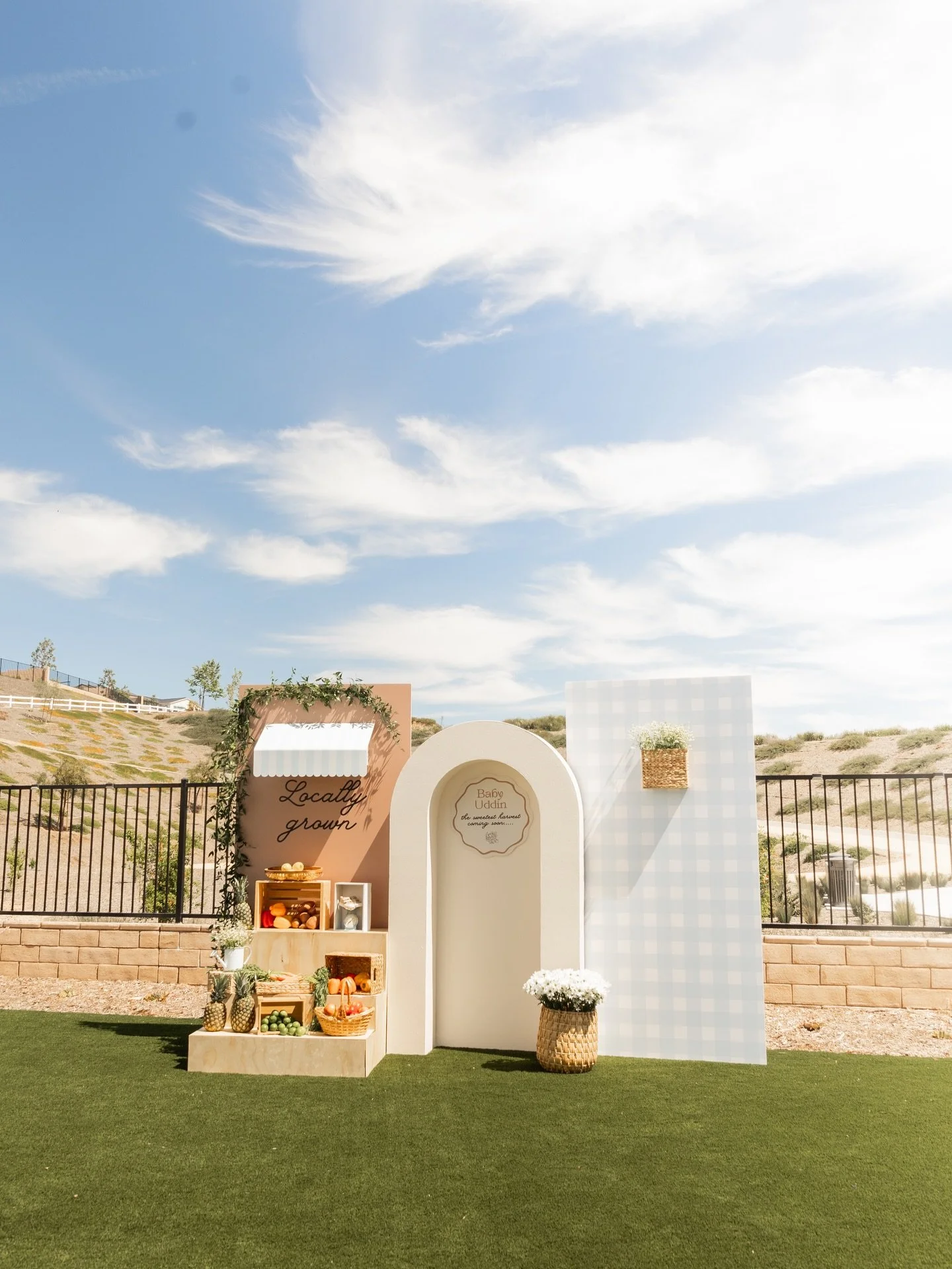 Let&rsquo;s talk about our Backdrop Design Option 💫

This option has become one of our popular services we offer. In this option, we carefully design a full backdrop installation that meets your vision for your celebration. 

From the backdrop walls