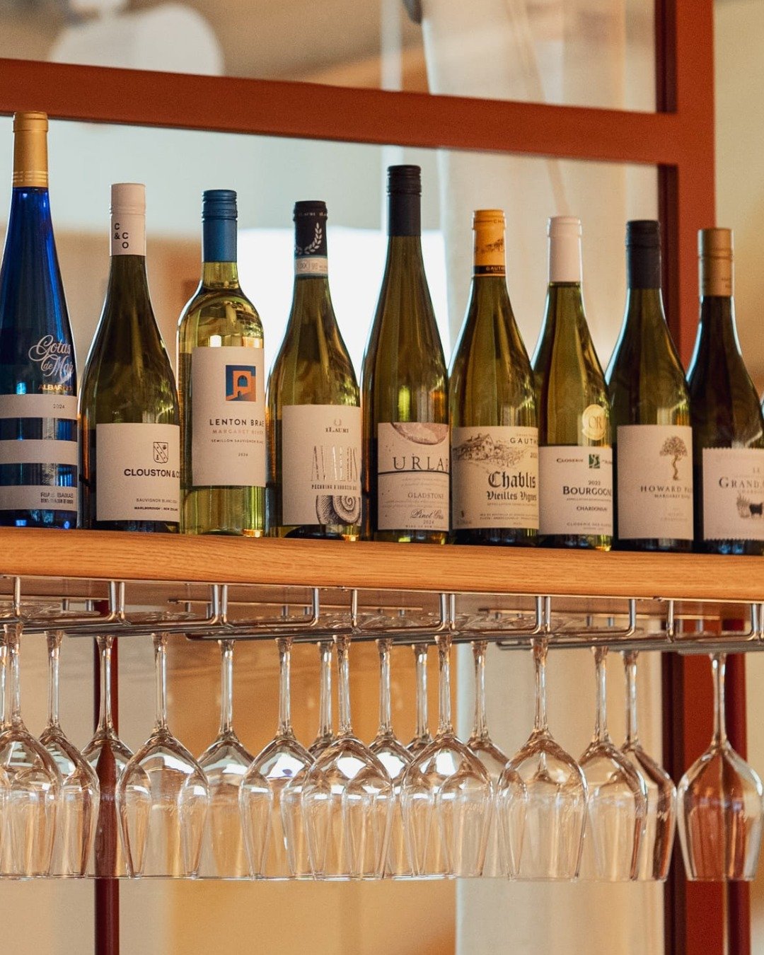A curated wine list designed to complement every dish, from crisp, easy-drinking whites to bold Mediterranean reds.

Book now via the link in bio.

#mordeo