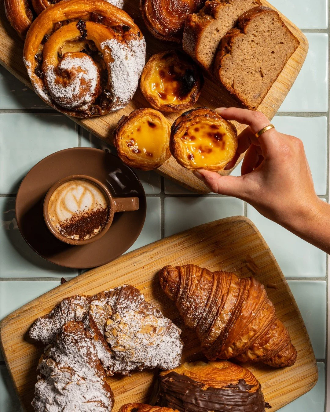 Mornings at Mordeo are made for every pace.

For a relaxed start, enjoy dine-in options like fresh eggs, house-made granola, and buttery pastries. 

On the go? Grab takeaway wraps, pastries, oats and coffee to fuel your day at our express bar from 7a