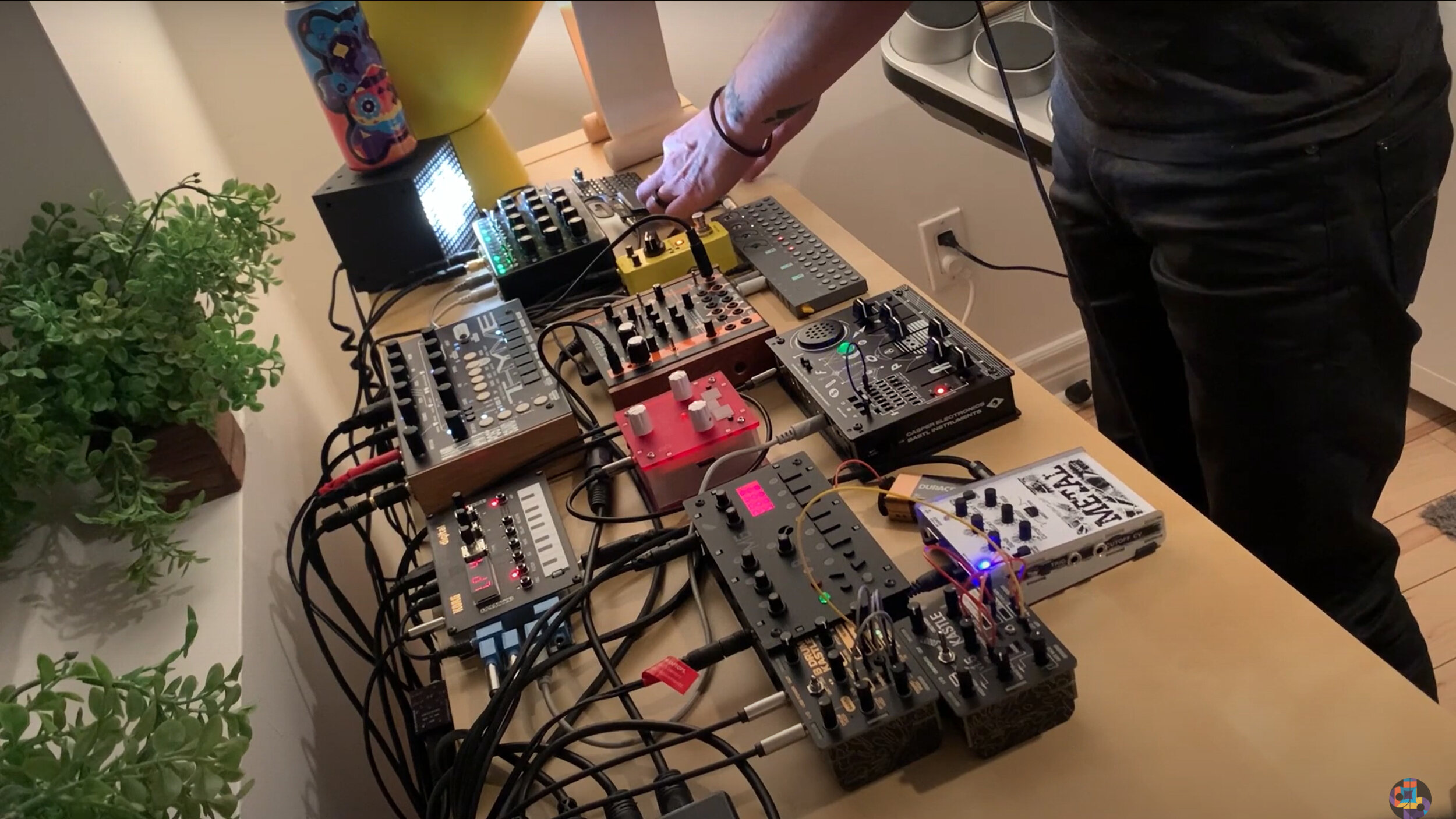 MODULATE TV 'EPISODE 13' SET