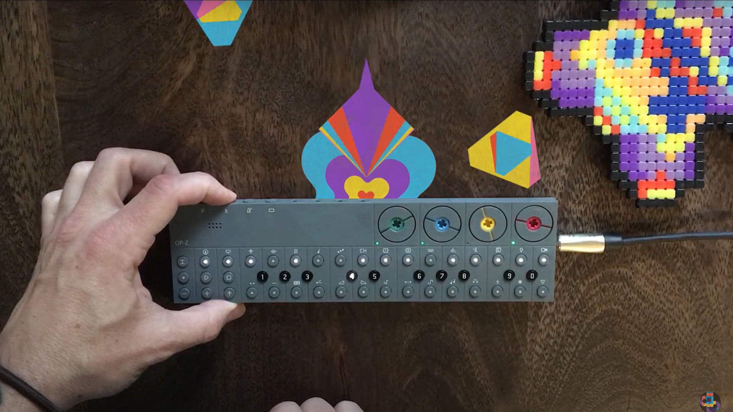 TABLETOP SYNAESTHESIA 001