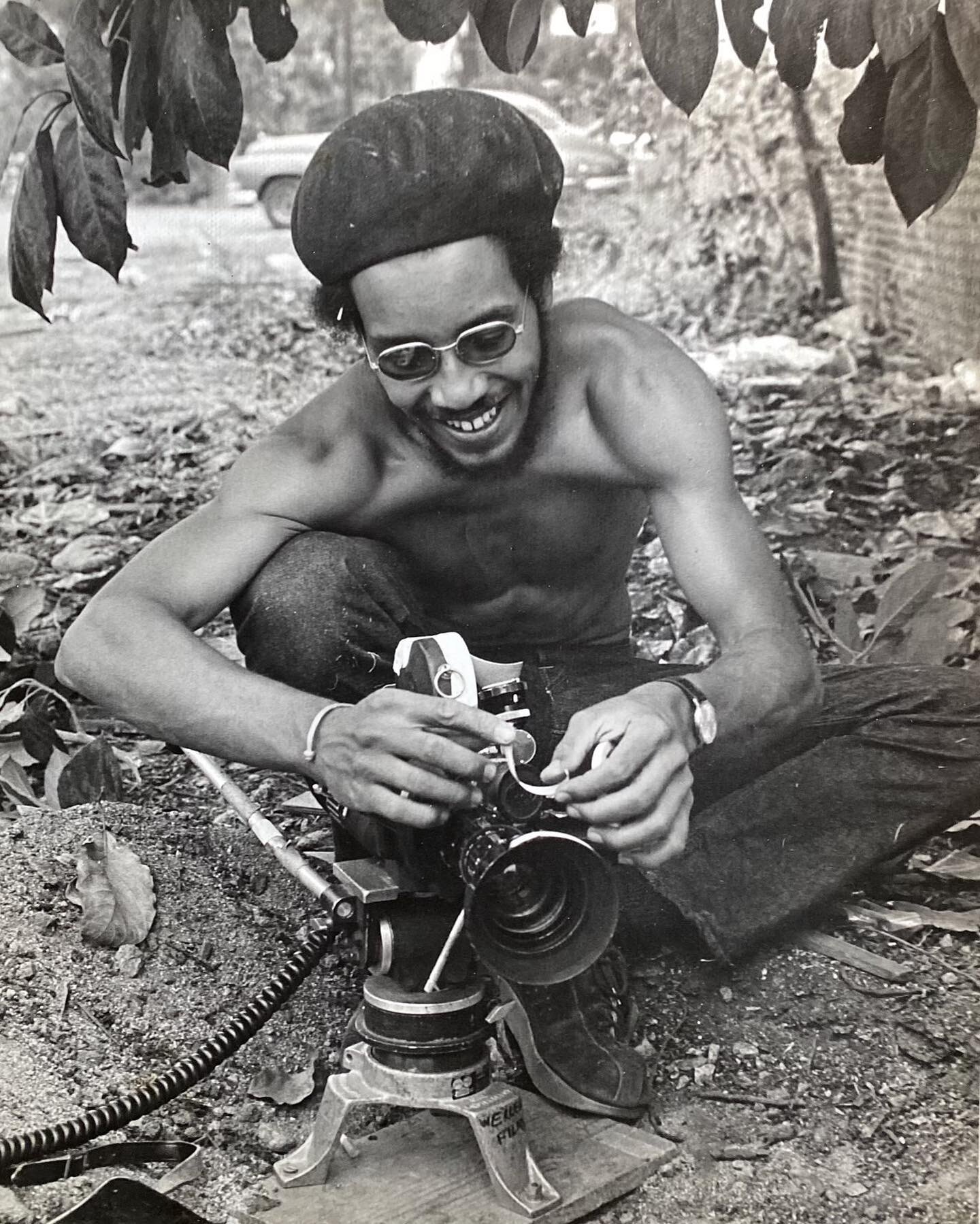 Throwback to being a USC film student in 1976. 🖤
#johnsimmonsasc #blackandwhitephotography #blackarchives