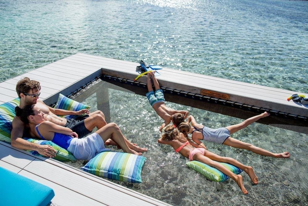 holiday-inn-resort-kandooma-maldives-with-habitacion-109924e3.jpg