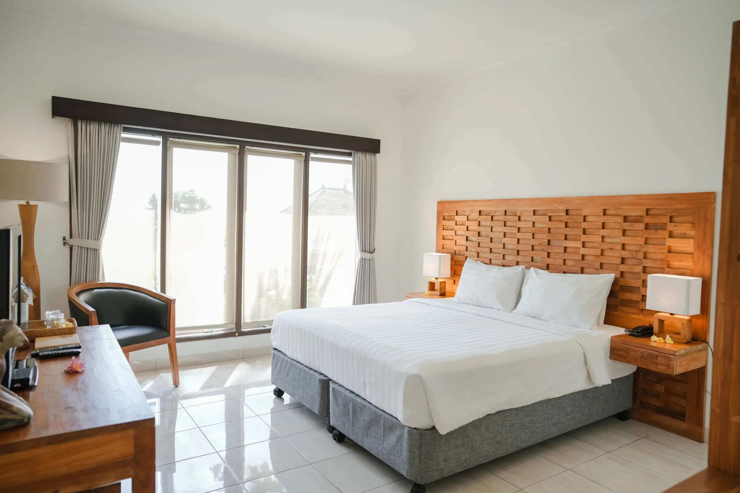 Resort-Room-Queen-scaled.jpg