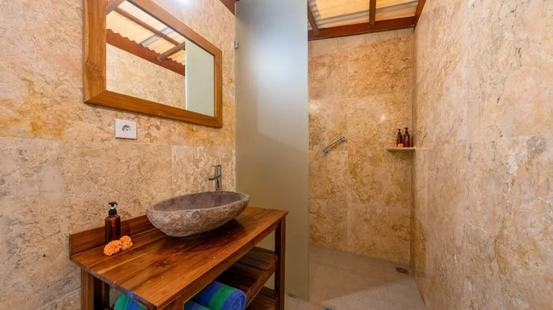 Lumbung-Villa-Bathroom-1110x624.jpg