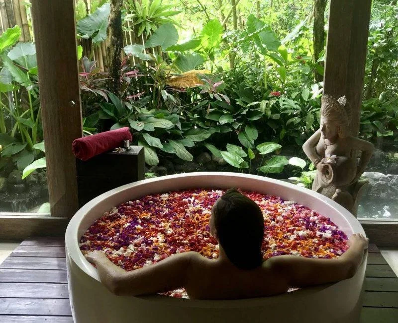 Best-flower-bath-in-Bali-Udaya-Resort-and-Spa--800x651.jpg