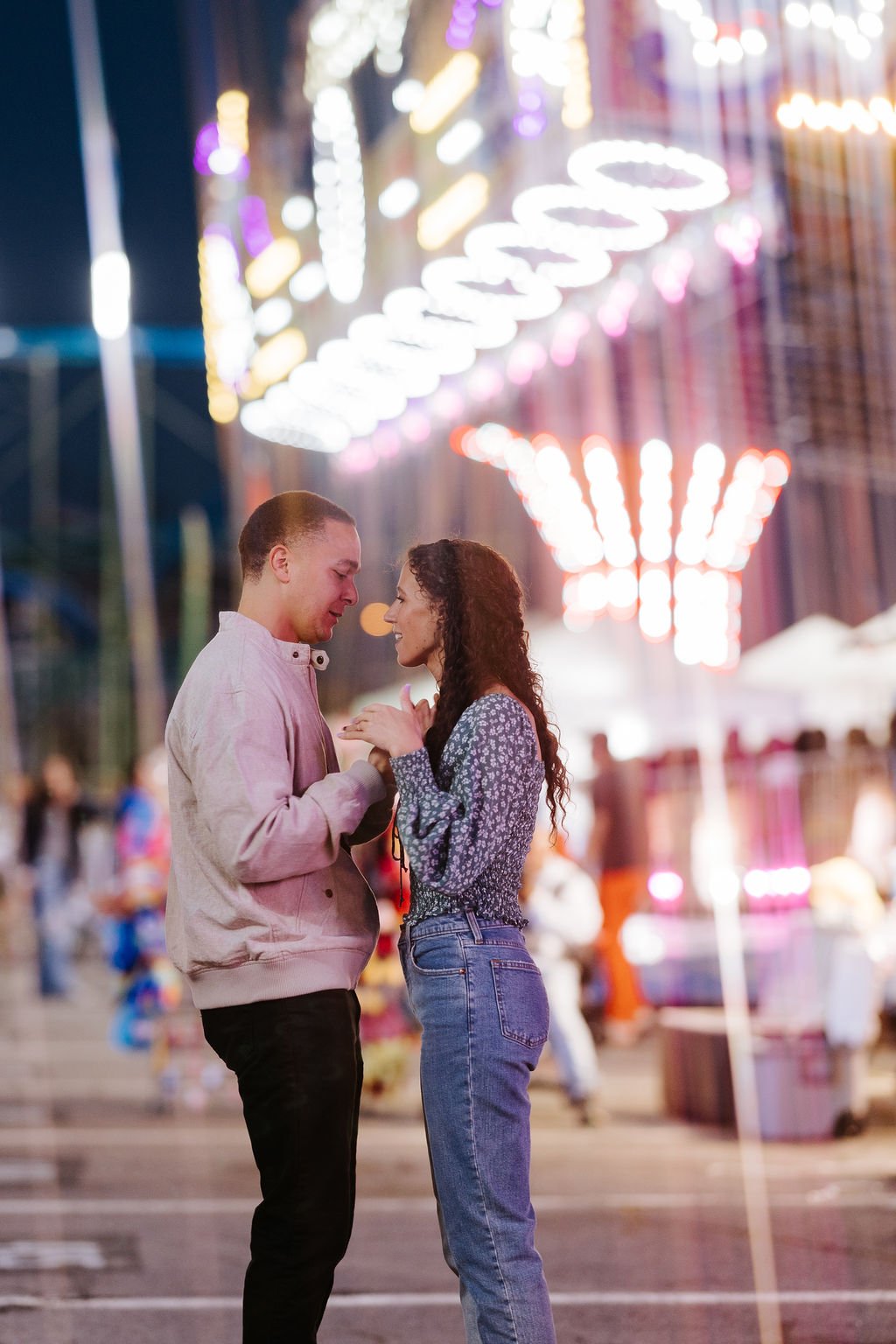 Engagement-session-at-the-fair