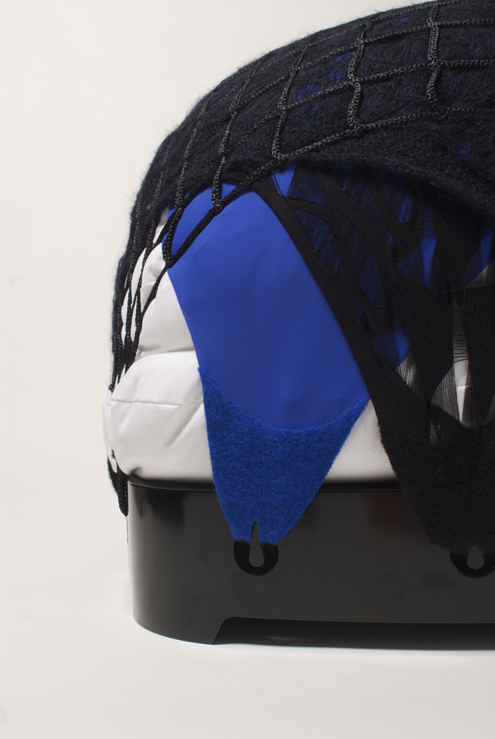 Playing with the elasticity of knitted fabrics