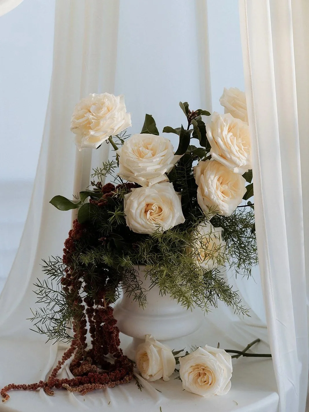 What Makes Corporate Florals Different From Wedding Florals — And Why It Matters for Your Brand Event