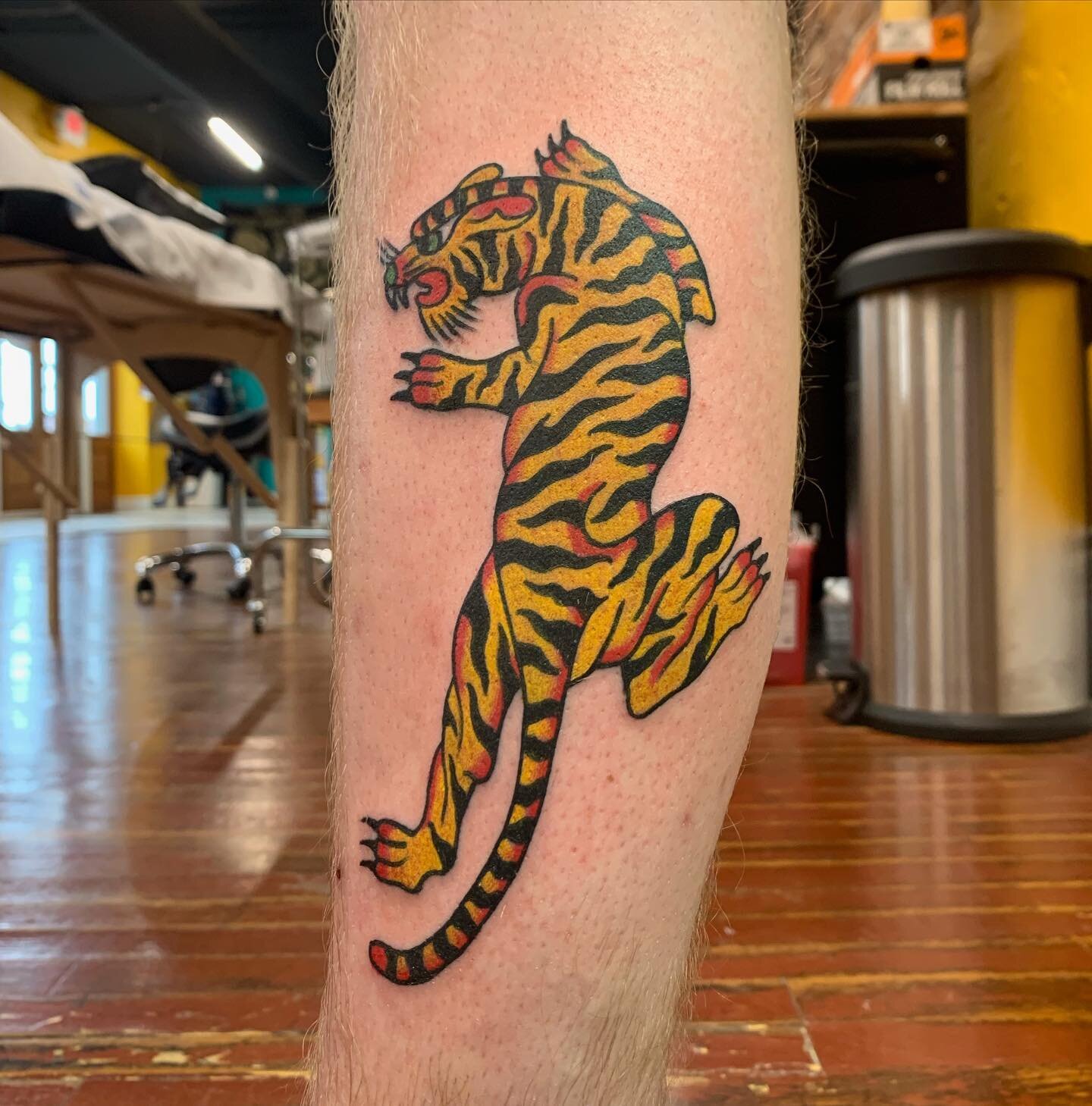 Ed Hardy tiger from @kewbie.108 ! 
Walk ins tomorrow at 12PM. Get here a little early to snag a spot in line! Bring your own idea or pick one off the wall the old fashioned way 🌞