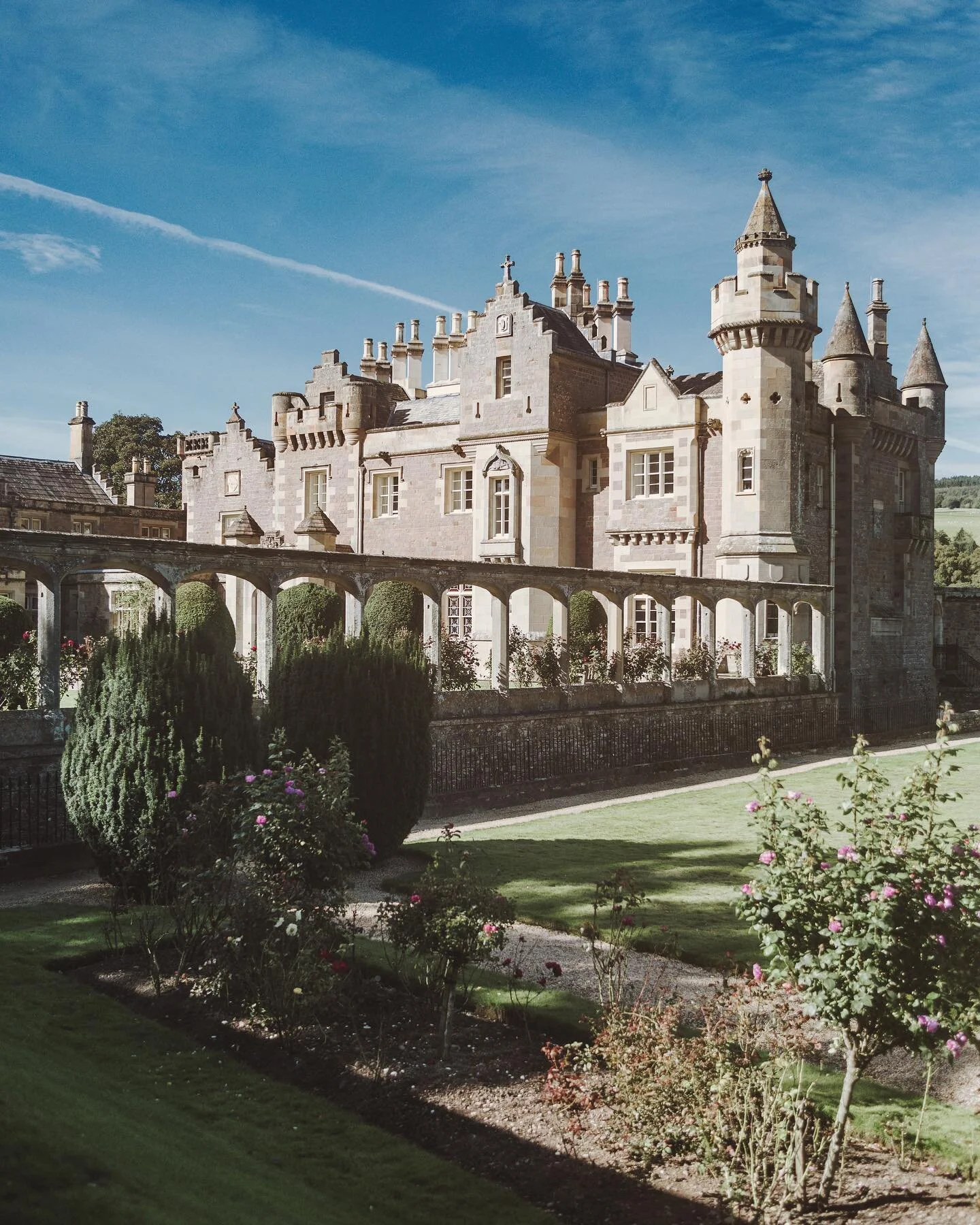 As a child I remember seeing a collection of very old green USSR-style books in my grandparents cottage! And it had a very mysterious name on it - Walter Scott (obviously written in cyrillic, so imagine saying it with a thick russian accent too😂) Co