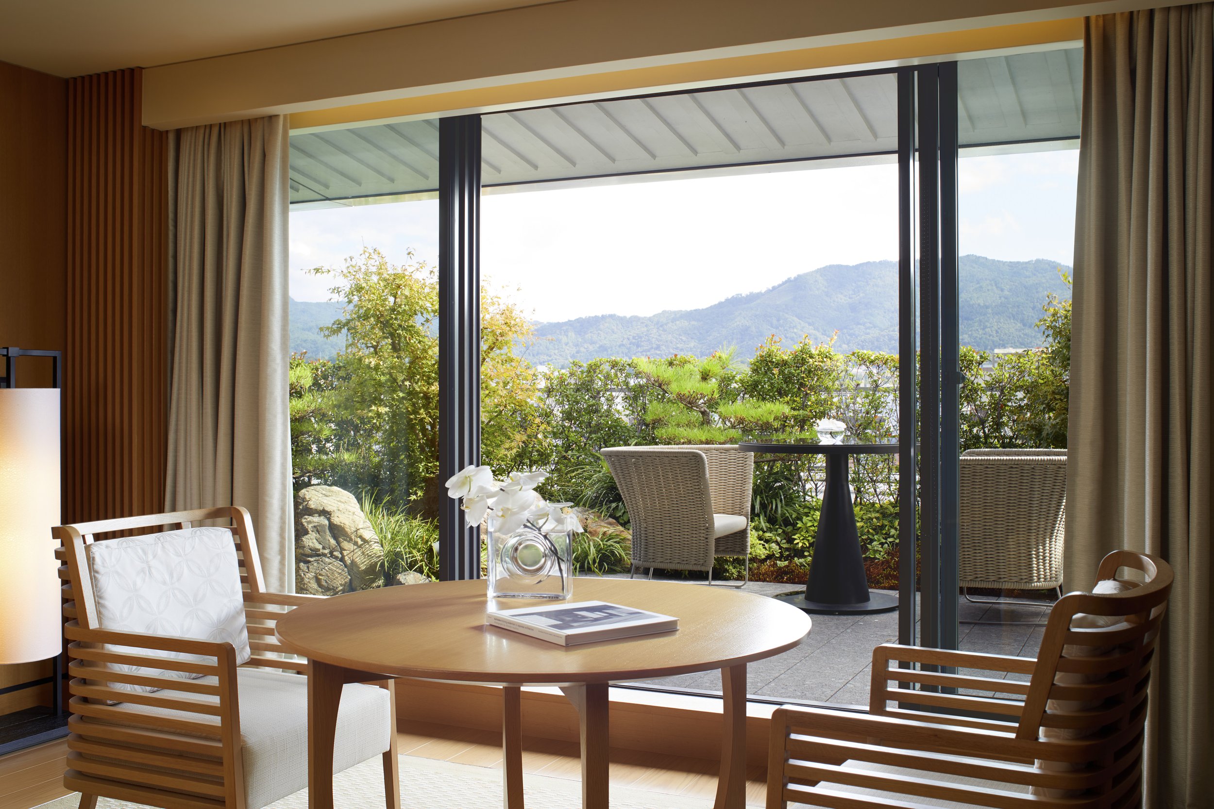 Garden Terrace Suite Tatami - living room.jpg