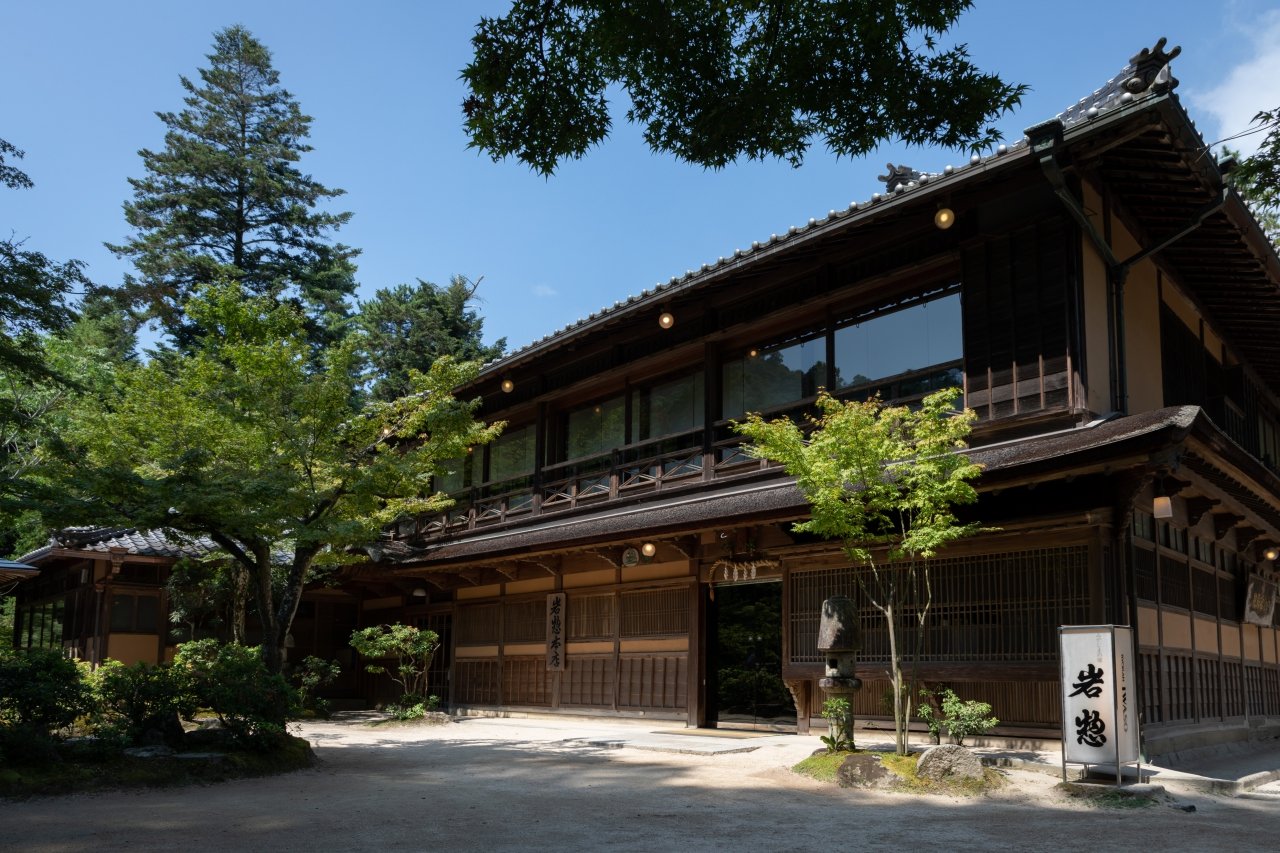 Miyajima Iwaso Ryokan17.jpg