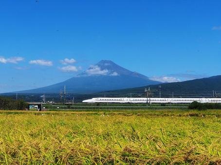 shinkansen fujisan.jpeg