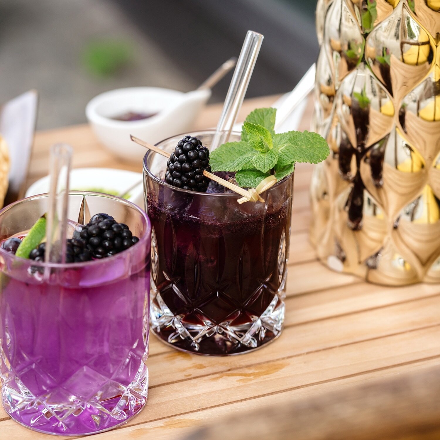 Every sip tells a story&hellip; have you indulged in our handcrafted alcoholic and non-alcoholic cocktails? 
#indiaclubberlin