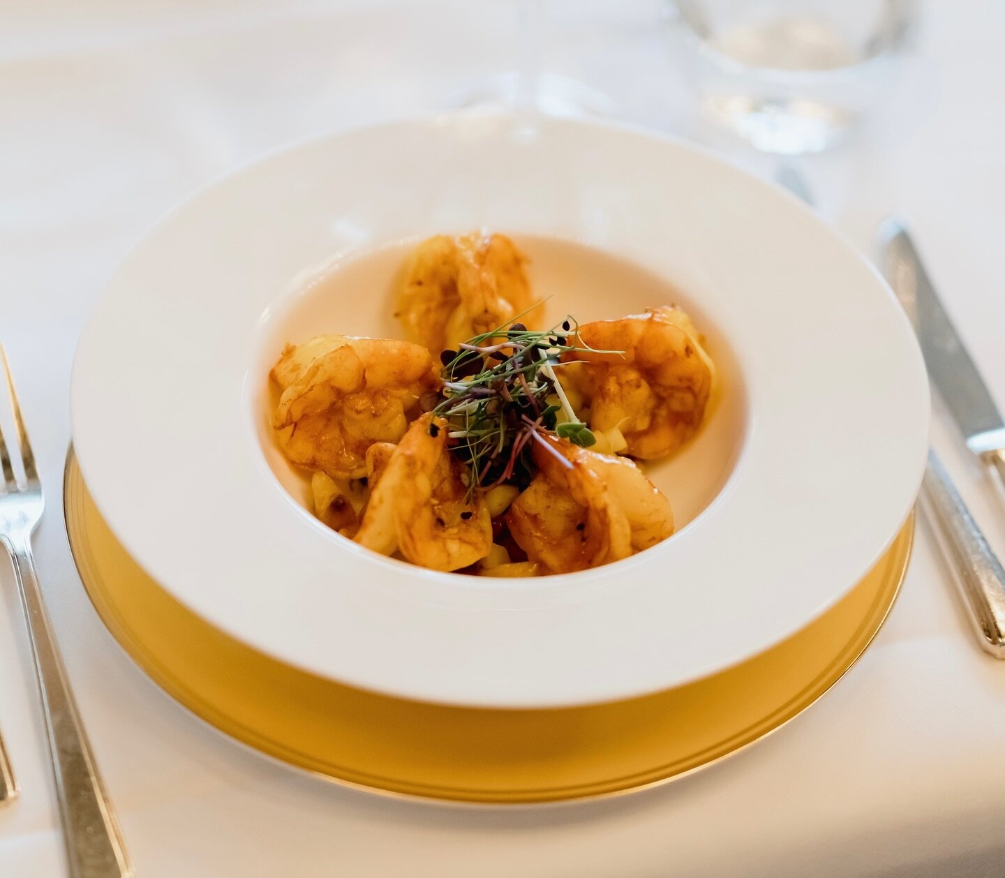 Introducing new dishes at India Club ✨ treat your tastebuds to our new mouth-watering prawn curry with a taste of lemon and roman coriander. Available from Monday. #indiaclubberlin
