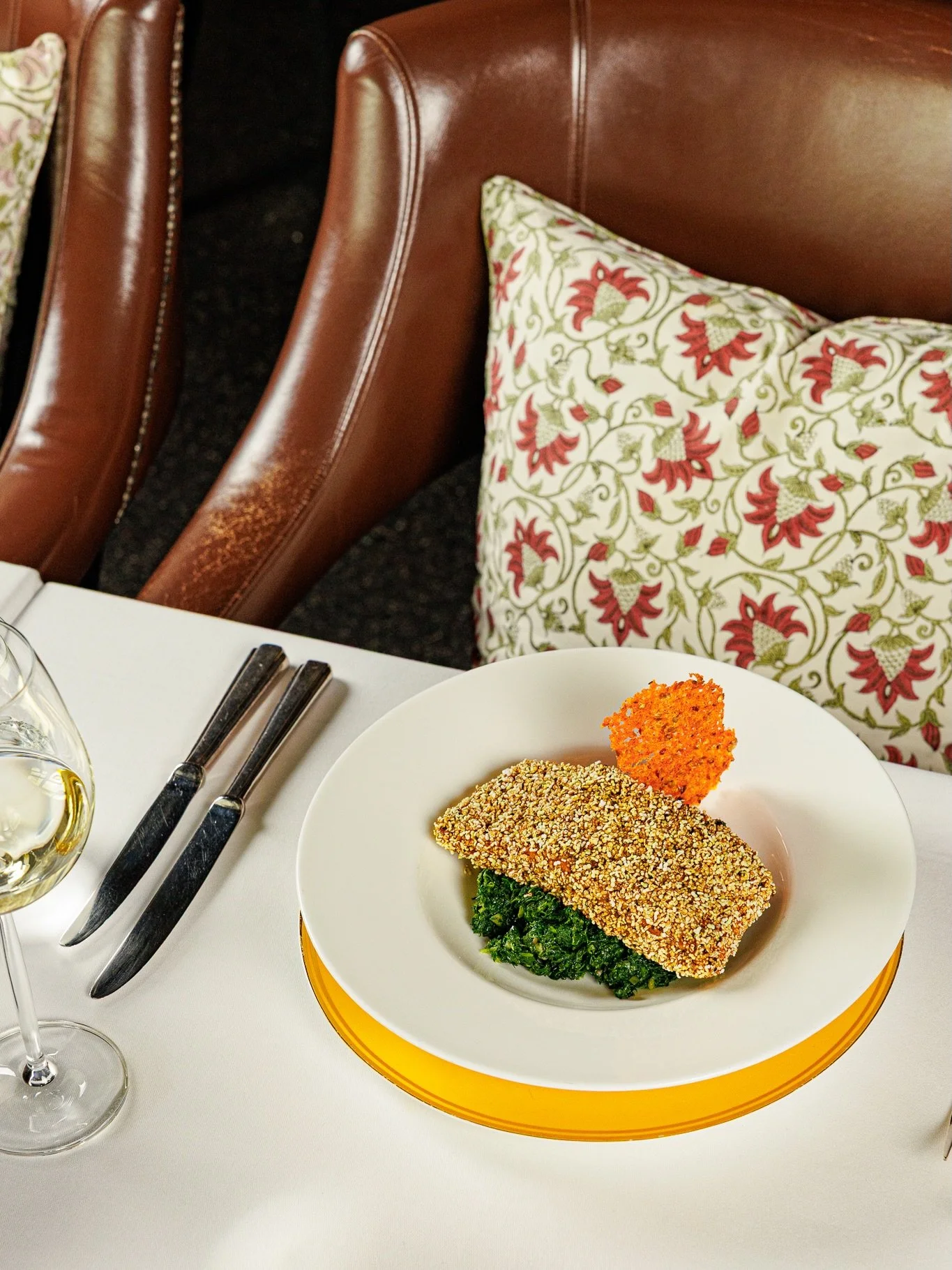 Ever wondered what happens when salmon goes into a Tandoor oven?
Perfectly tender on the inside, finished with a delicate amaranth crunch. Spinach, cheese and garlic complete our Salmon Rajgira. 
We can&rsquo;t wait to welcome you!
#indiaclubberlin