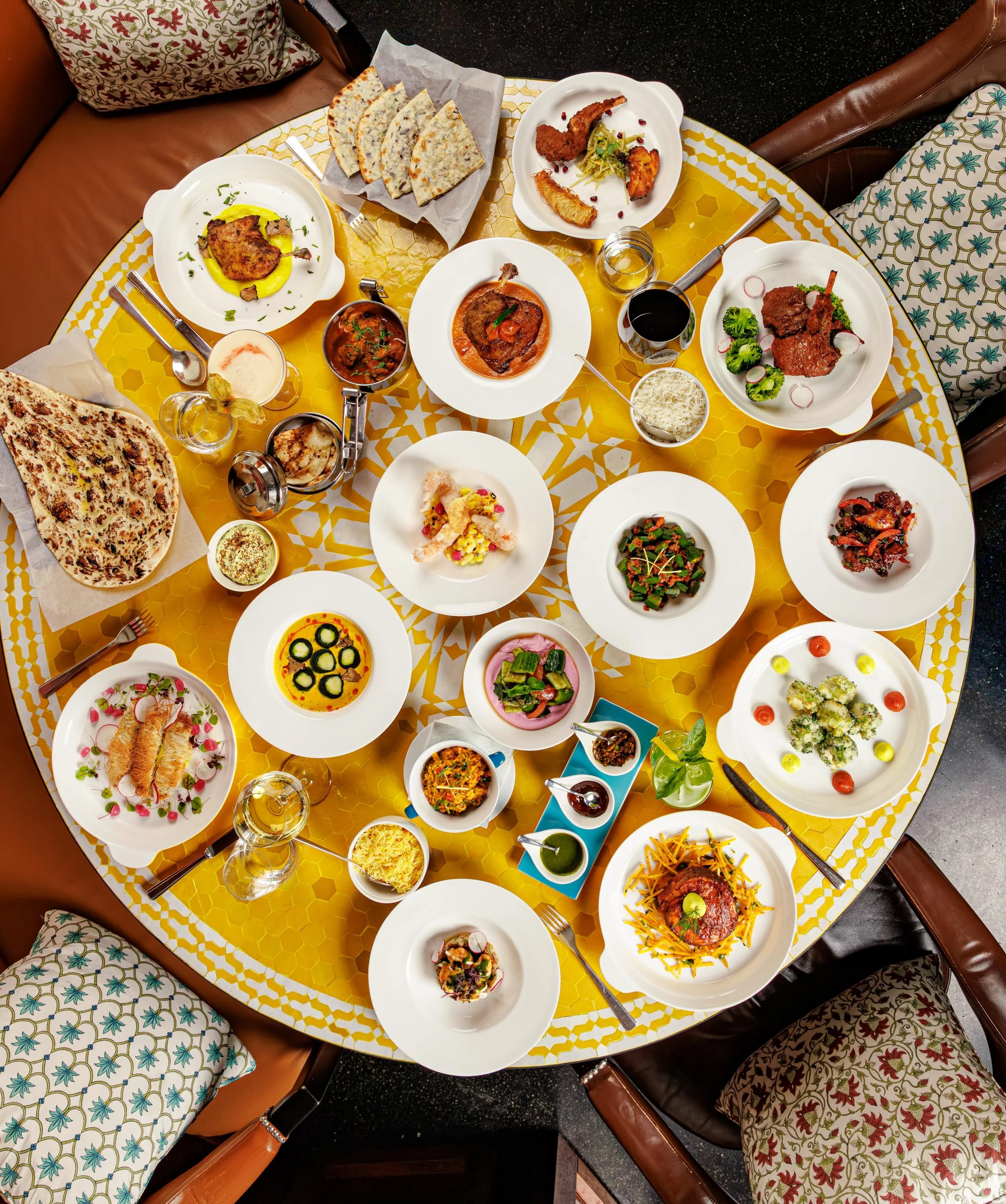 Sharing is caring.
Experience the highlights of our new menu together with our sharing concept.
Join us at India Club.
#indiaclubberlin