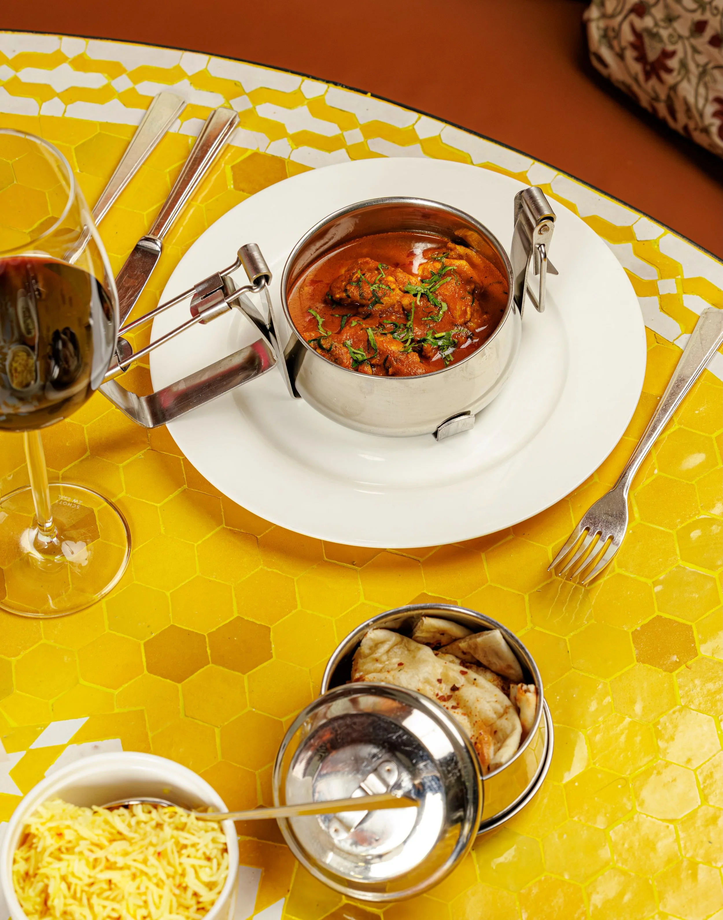 Cold outside, comfort on the table. 
Murgh Dabbawala, served in a traditional tiffin box—perfect for cozy evenings at India Club.
#indiaclubberlin