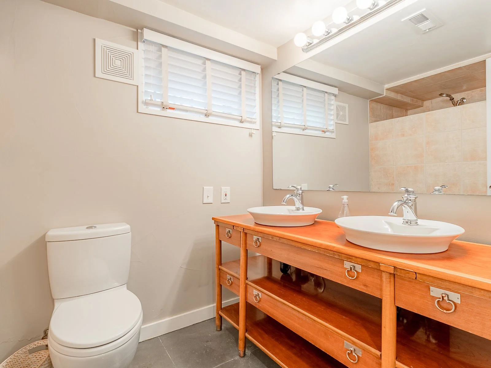 1206 Garfield Street — Lea VanSchaack Real Estate