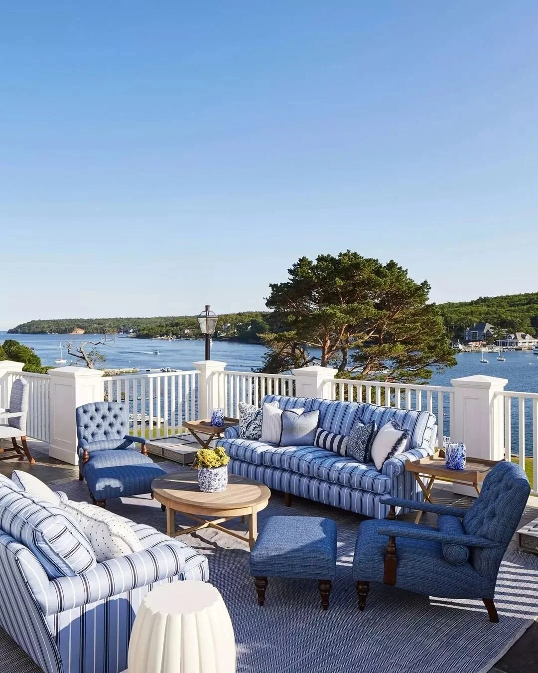 Inside out.&nbsp;
​
​Spaces like this outdoor setup are prefect for reflection and celebration. Today, we are remembering those we lost and celebrating their memories with friends and family.&nbsp;💙🇺🇸 
​
​Happy Memorial Day!

​
​📸&nbsp;/regram: @