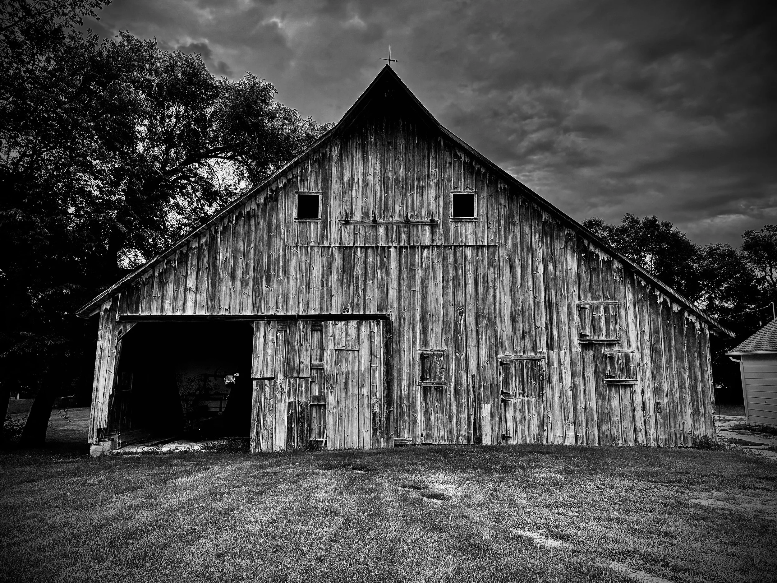 BARN (jpeg).jpg