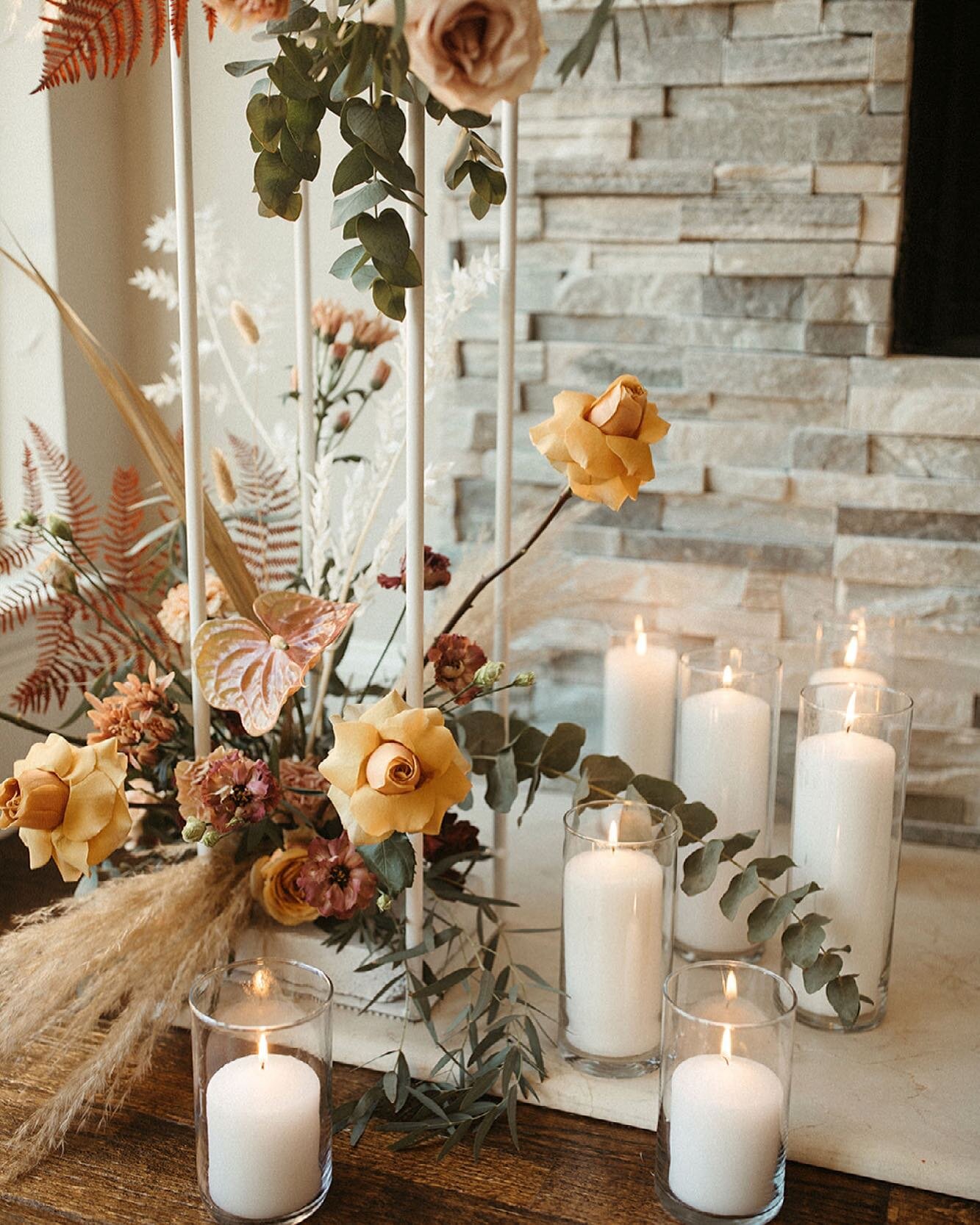 A little mantle magic for this sweet couple&rsquo;s home ceremony ✨

photo @madisonkatlinphotography 
planner @celebratedallas 
floral @billieballco