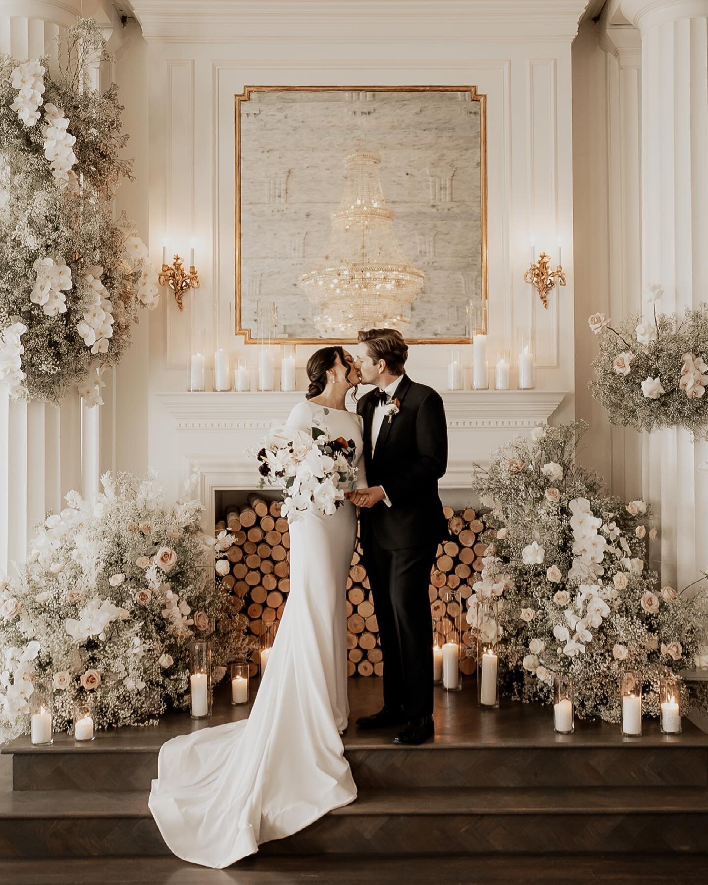 me + you

floral @billieballco 
photo @laningphotography 
venue @themasondallas 
planner @artisanroseeventco 

#bouquet #bridalbouquet #dallasweddingflorist #floraldesign #filmphotography #dallasflorist #dallaswedding #dallasweddingphotographer #dall