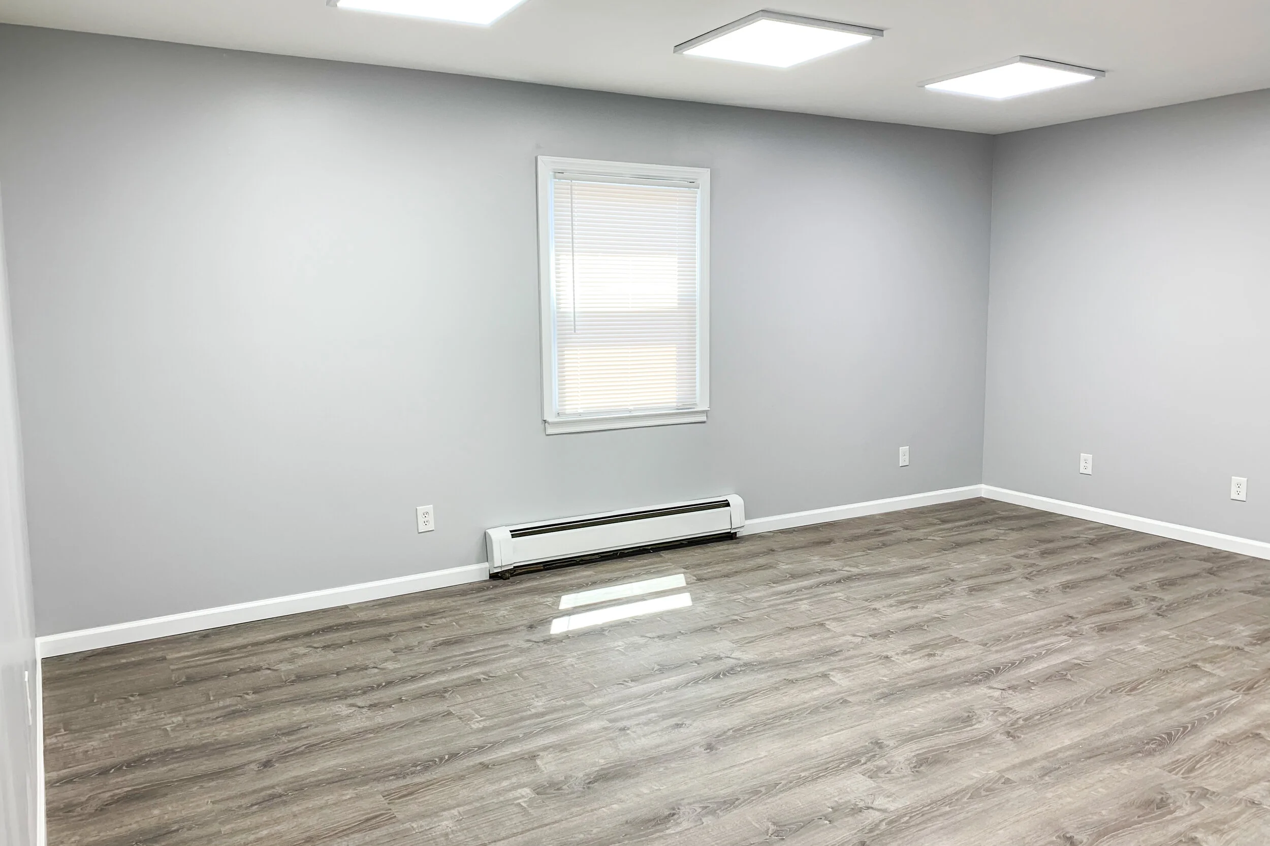 Room E 2.jpg
