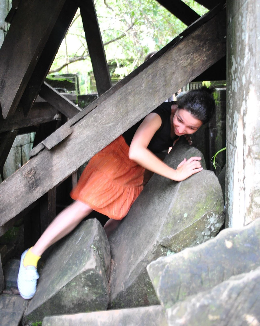 Don't stop exploring!

@rayofmanta

#geniusloci #senseofplace #history #diversity #littlelesscomfortable #taprohm #cambodia