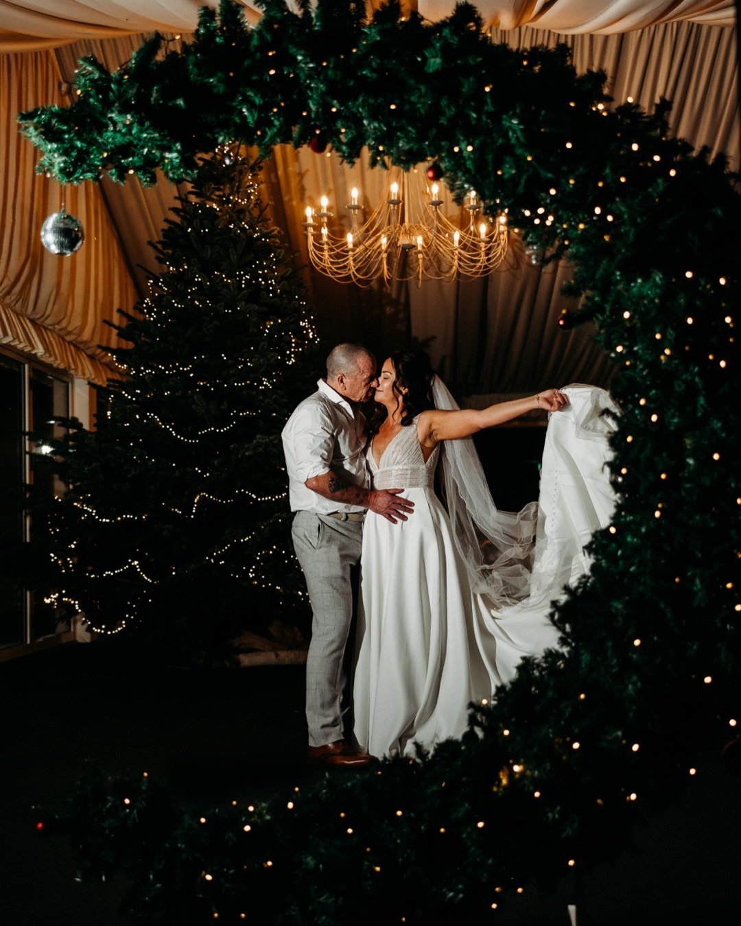 John &amp; Sarah&rsquo;s stunning, festive wedding at Quantock Lakes!  Beautiful moments, amazing people, and the kind of atmosphere that&rsquo;s just so much fun to be part of. Loved capturing this one. Here are some previews from their day!

Photo 
