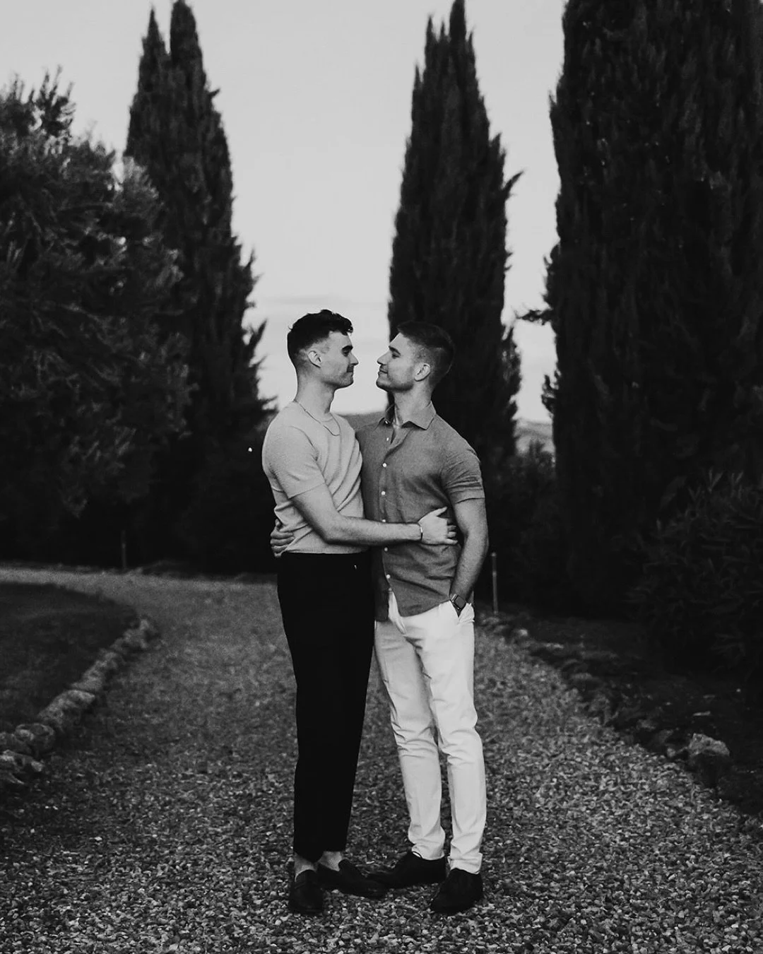 a bunch of frames from ryan &amp; elliot&rsquo;s wedding in tuscany, from the night before to the party the next day&hellip; (still not over that cake, still dream about it) 

#weddingphotography #somersetweddingphotographer #weddingday #groomandgroo