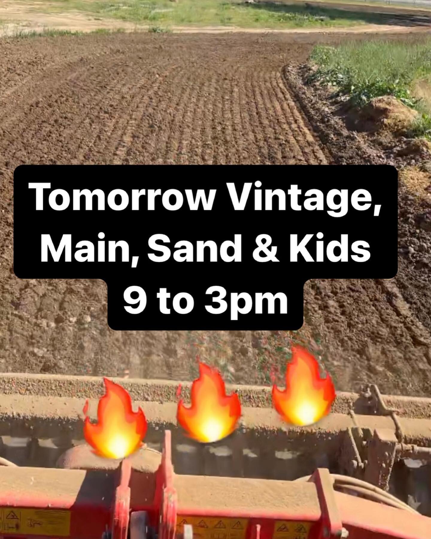 Tomorrow Vintage, Main, Sand &amp; kids 9 to 3