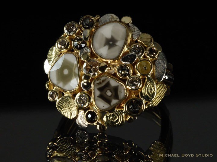 Cluster Ring in: 22k, 18k, Platinum, Trapishe Asteriated Diamond slices, Black Diamonds, “repurposed” Brilliant cut White Diamonds *
*
*
*
#michaelboydjewelry #diamonds #18k #texture #metalsmith #goldsmith #gold #artjewelry #goldandjewels