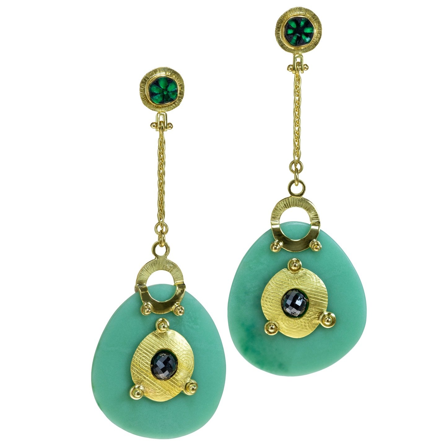 New Earring’s!: 22k, 18k, Turquoise , Black Diamond’s , Trapishe Emeralds
*
Photo credit: @antillion_designs
*
*
*
*
#michaelboydjewelry #michaelboydstudio #earringshandmade #earringsofinstagram #goldandjewels #diamonds #texture #goldjew