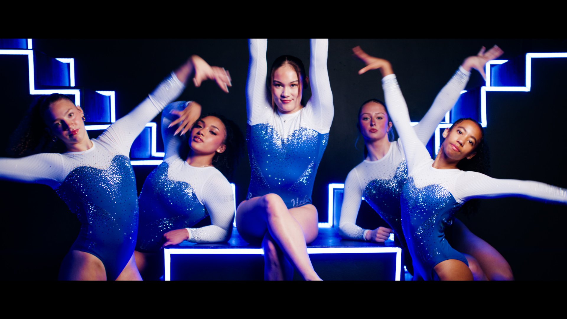 COLOR & MIX.00_01_32_17.Still037.jpeg