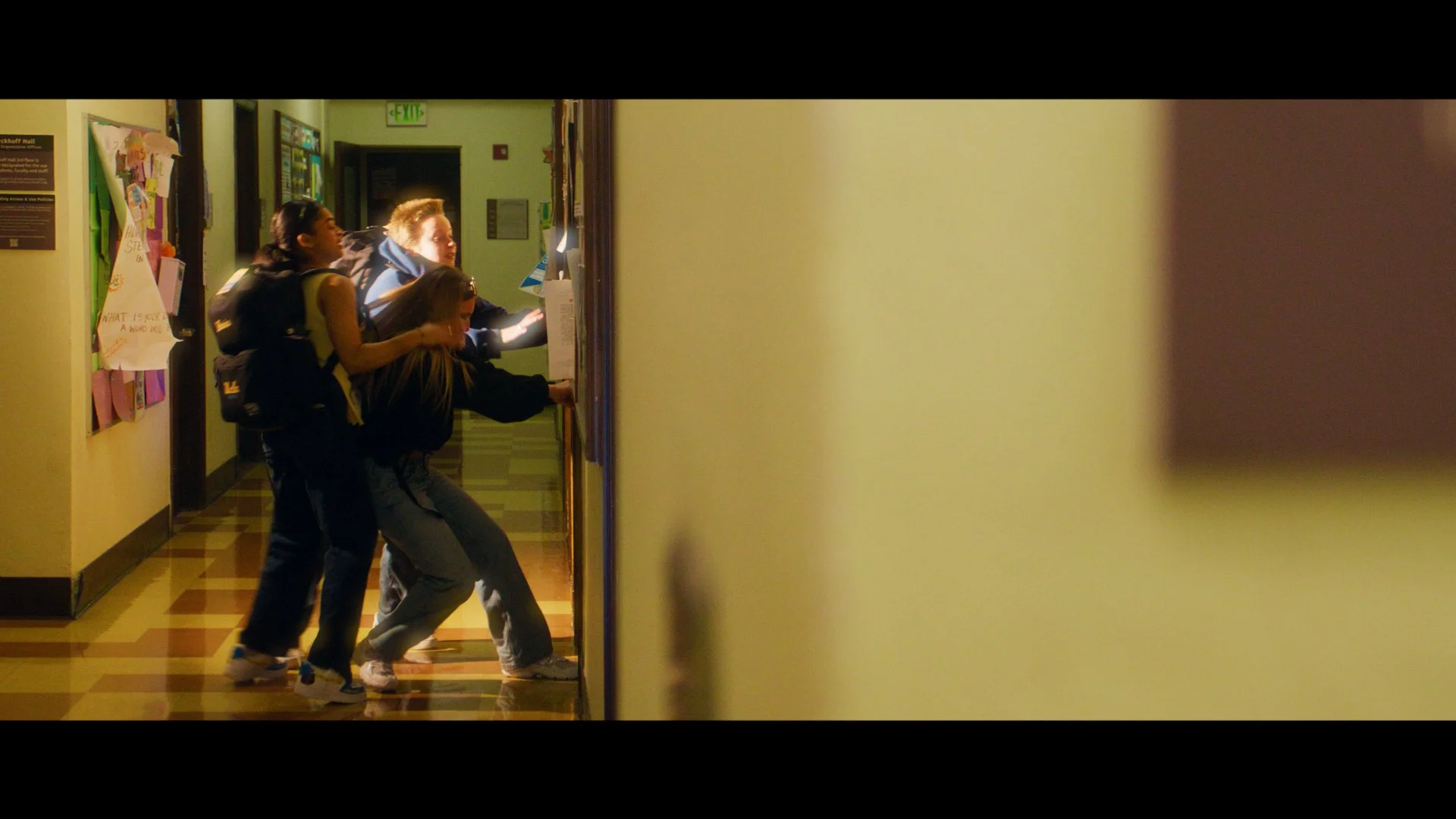 COLOR & MIX.00_00_13_21.Still006.jpeg