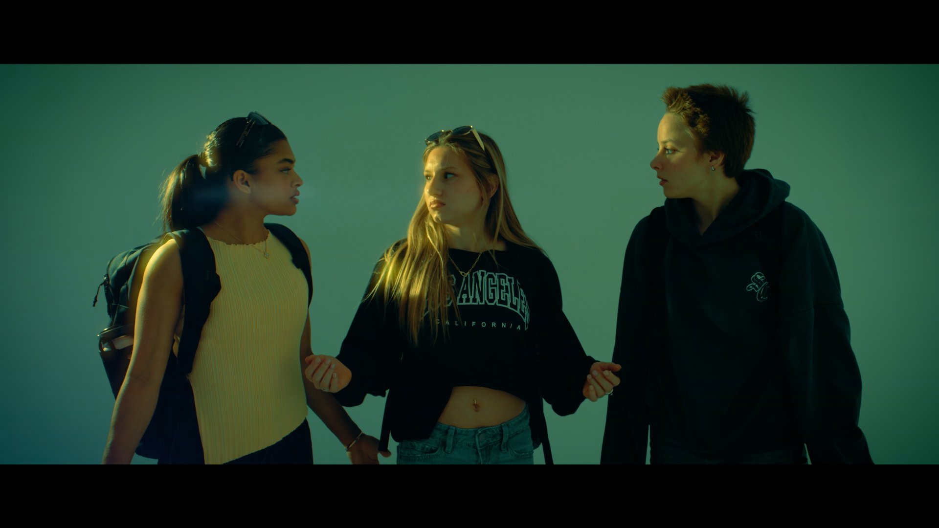 COLOR & MIX.00_00_18_10.Still007.jpeg