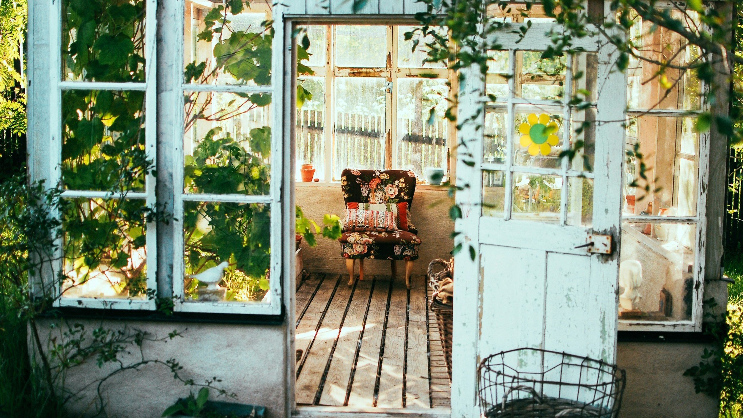 How to create the perfect productive garden office from scratch