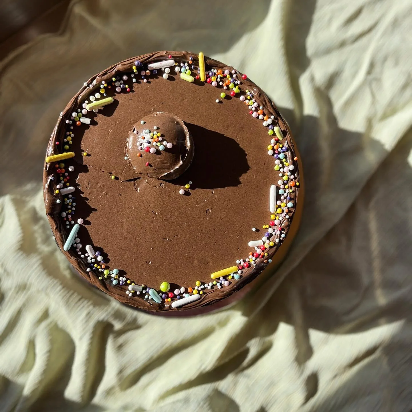 Happy birthday to one of my dez favorites, Monica!!! @fulltimedesertdweller 🎉🥳🎂🍩🎈you&rsquo;ve been the OG PICNIC cheerleader from the get, you are such a gem of a human💖aptly ordered the Birthday Cake ~ vanilla sour cream confetti cake, bitters