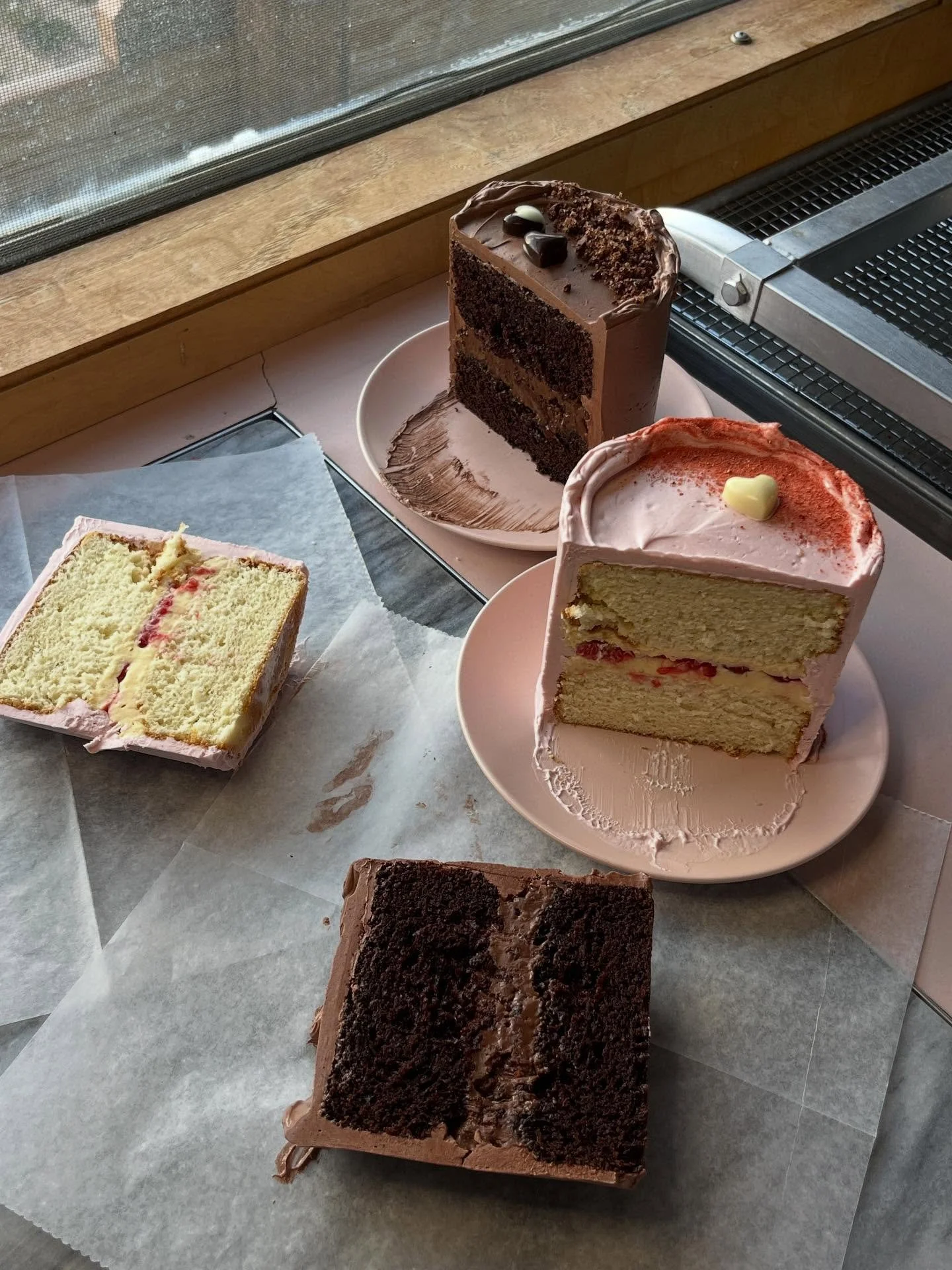 ❣️VALENTINES DAY ORDERS ARE LIIIIIVE❣️

4&rdquo; cakes ($35) and 6&rdquo; cheesecake ($45) on the menu for y&rsquo;all🤎🤍🩷tried to price these as fairly as possible because in THIS ECONOMY with the current STATE OF TRAGEDY of the country, I thought