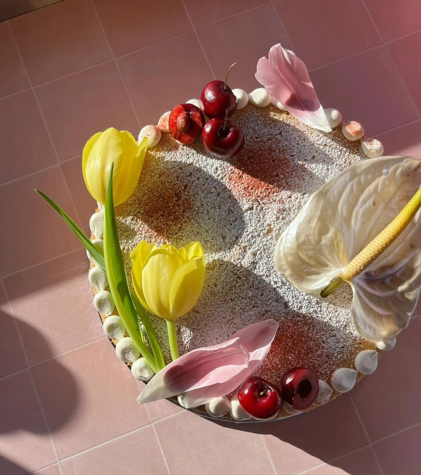 🌷🍒🌼triple berry sponge🍓🫐🍒

#spongecake #tripleberry #mascarponewhip #PICNICbakedgoods #pioneertown #palmsprings #weddingcake #SMBC #baker #opalite #layercake #tieredcake #cakedecorating #cottagebakery #domecake #desertwedding #SMBC #joshuatree 