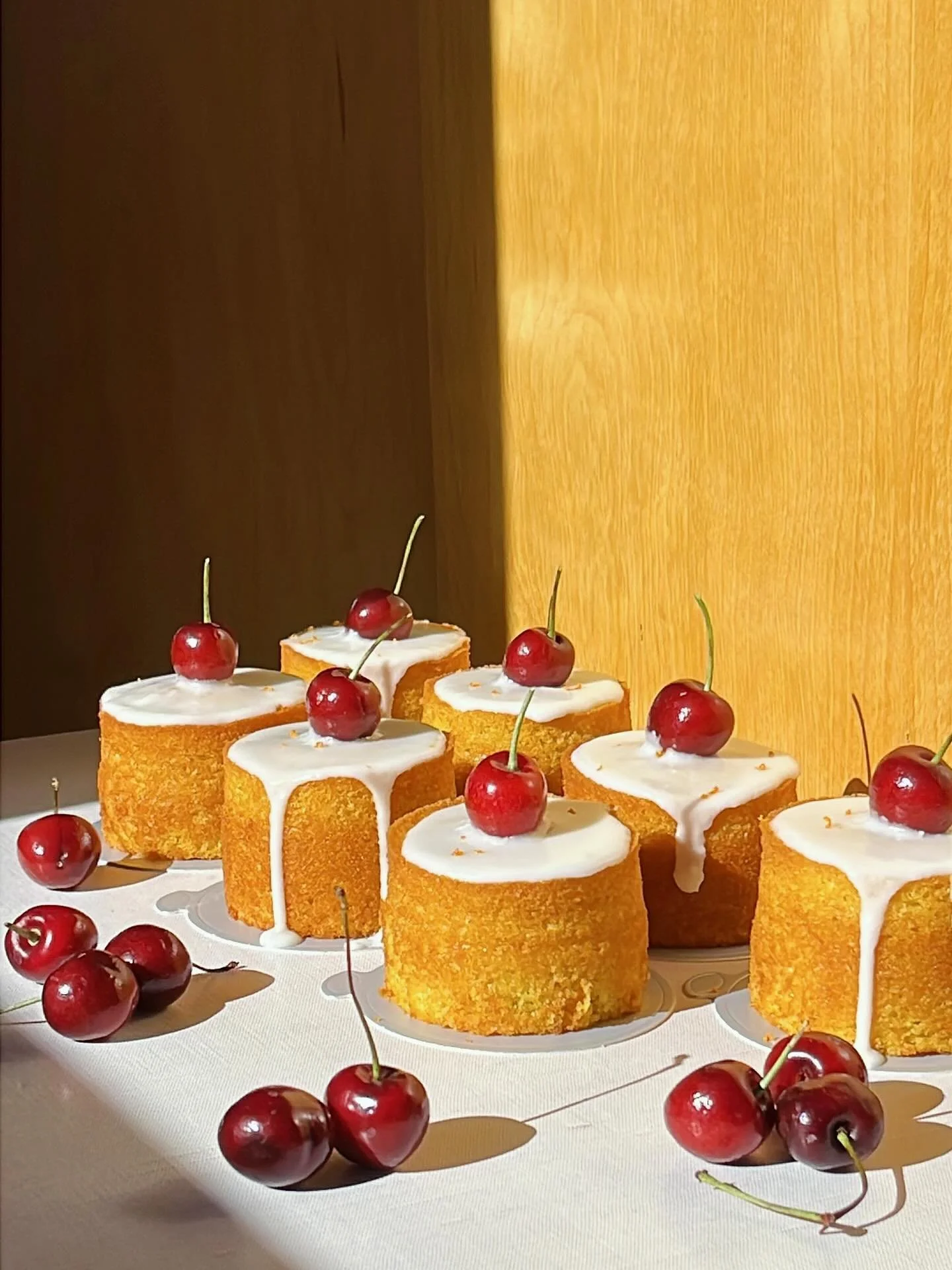 lil honey citrus olive oil cakes w yuzu glaze for the dairy free guests at a wedding last weekend🍒🍯

#dairyfree #honeycakes #citrusoliveoil #PICNICbakedgoods #yuzu