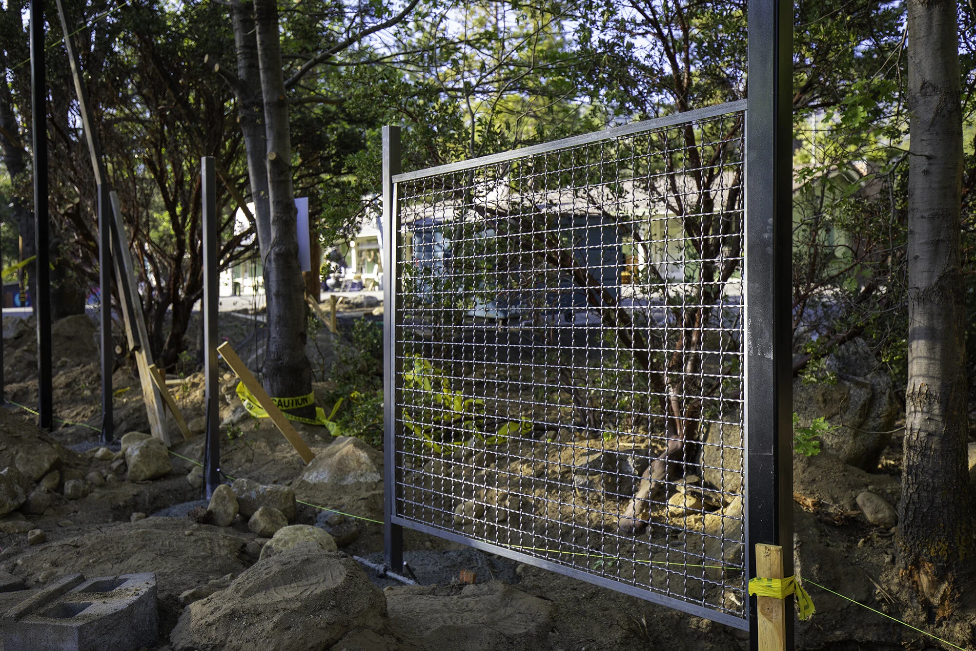 fence_2_med.jpg